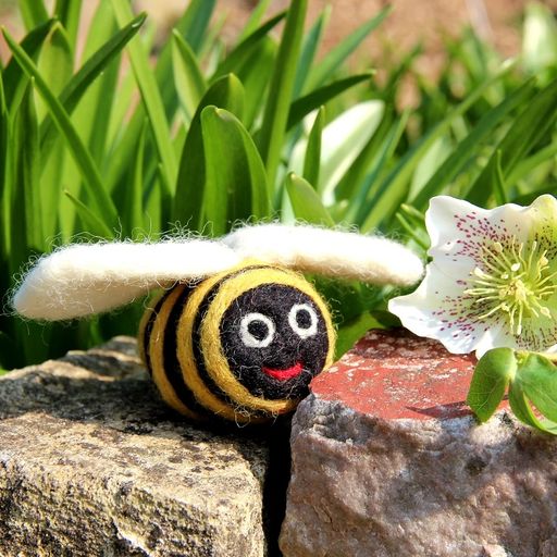Handmade felt decoration - Buzzy Bee